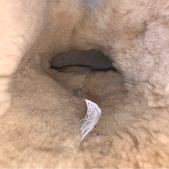 UGG Girls' Bailey Button Triplet II Boots - Picture 13 of 15